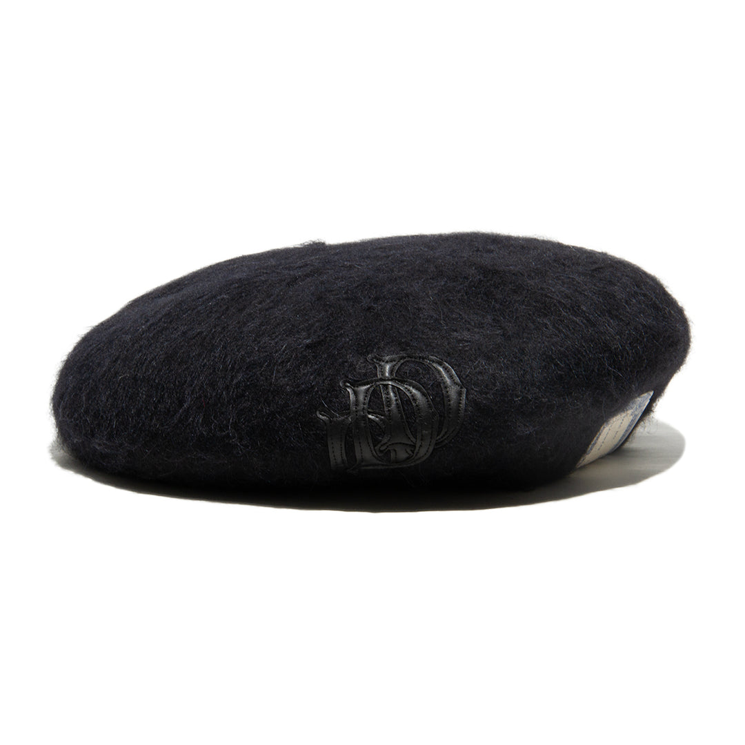 LEATHER WAPPEN FLUFFY BERET - Black – THE H.W.DOG&CO.