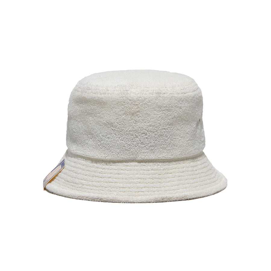 PILE TRUCKER HAT - White