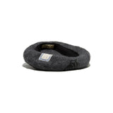 LEATHER WAPPEN FLUFFY BERET - Gray