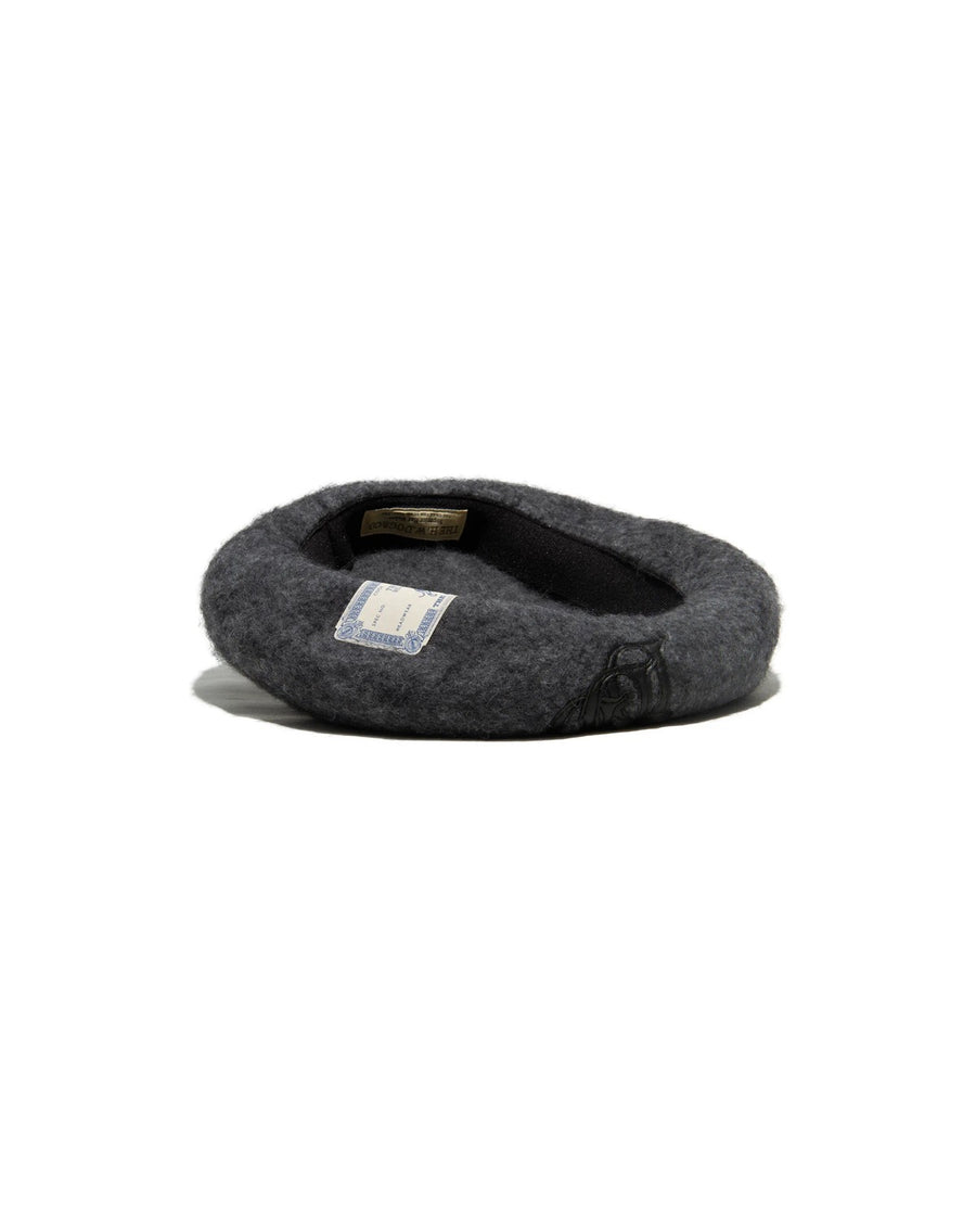 LEATHER WAPPEN FLUFFY BERET - Gray