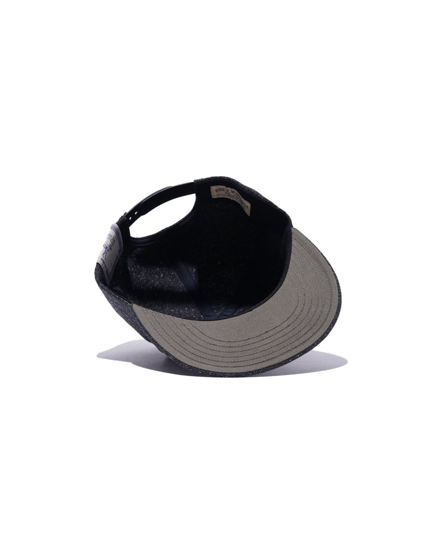 SNAPBACK BOX CAP - Black